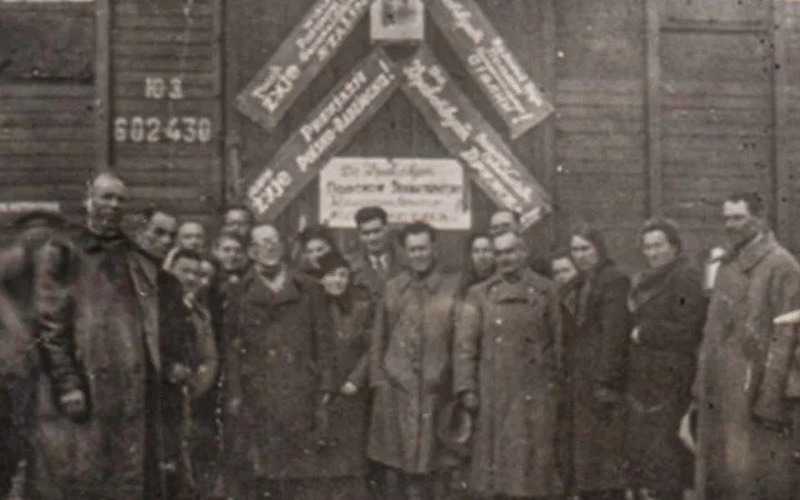 в разгар войны в Кызылорде работали польская школа и детский сад в разгар войны в Кызылорде работали польская школа и детский сад