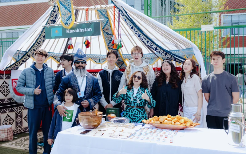 Праздник единства и добра: в Астане провели благотворительную ярмарку