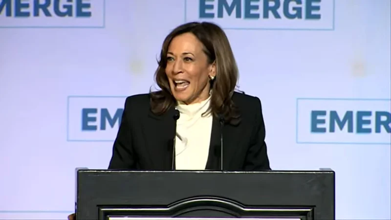 Камала Харрис выступила с критикой в адрес Трампа