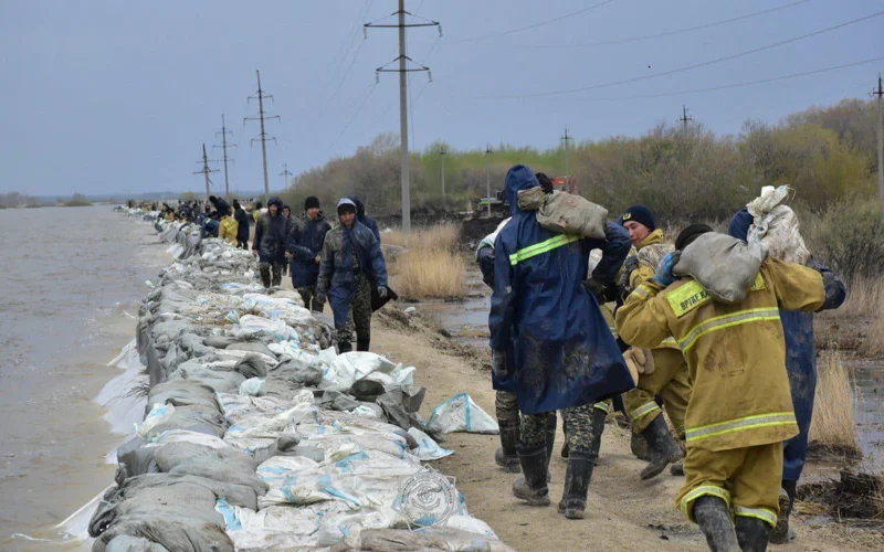 В шести селах СКО укрепляют защитные  валы