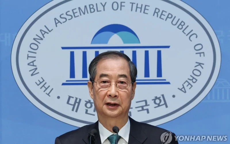S. Korean ex-PM Han declares presidential bid, pledges constitutional reform