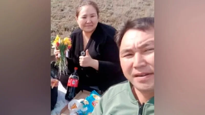 Ақтөбеде қызғалдақ ұстап фотоға түскен әкімнің ісі сотқа түсті 