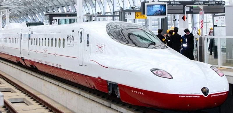  высокоскоростной поезд «Синкансэн» 
