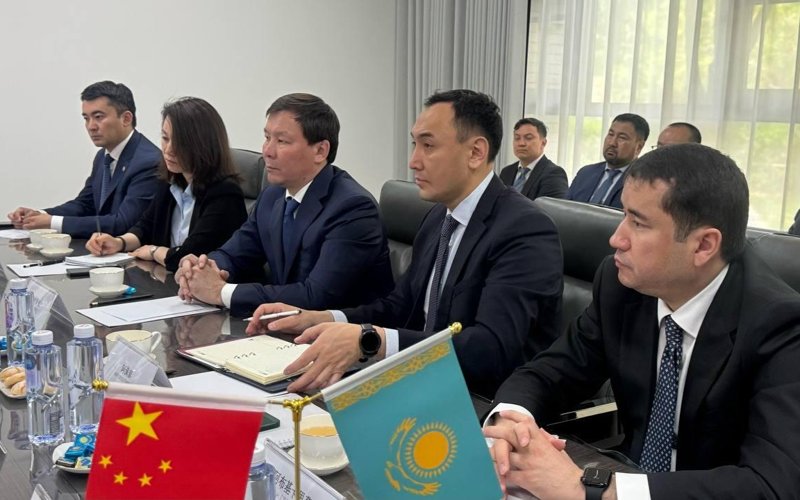 阿克托别州州长访问西安 推动直航与产业合作 阿克托别州州长访问西安 推动直航与产业合作