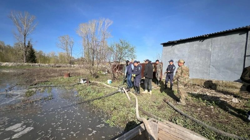 ShQO-daǵy Buqtyrma ózeninde sý deńgeıi tómendep, qaýip seıildi ShQO-daǵy Buqtyrma ózeninde sý deńgeıi tómendep, qaýip seıildi