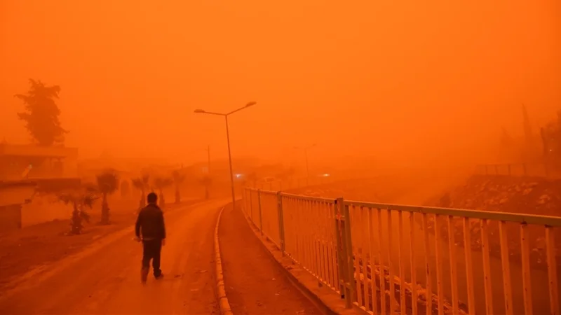 Strong winds hit flights in Indian capital, at least 4 killed due to dust storm