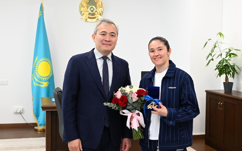 Призеры Олимпиады получили ключи от квартир в Алматы Призеры Олимпиады получили ключи от квартир в Алматы