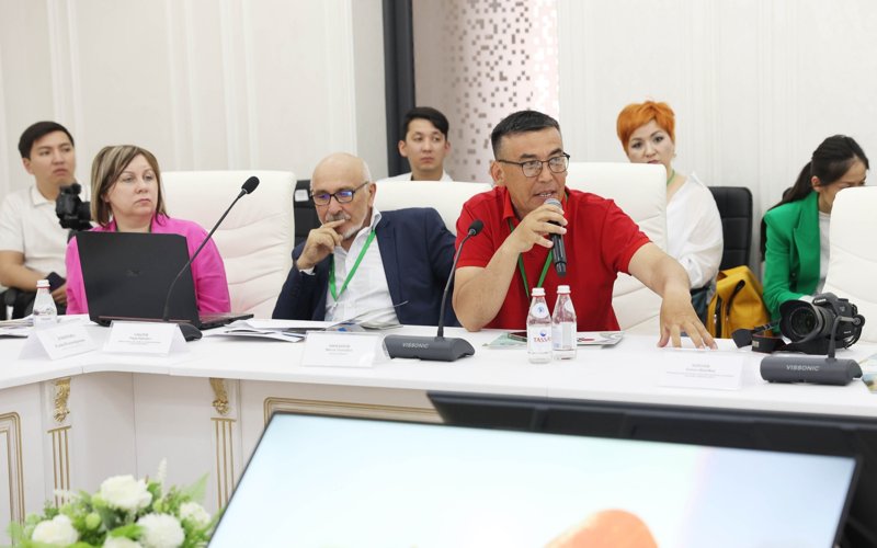 Qazaqstanda qyzǵaldaqtyń 41 túri ósedi Qazaqstanda qyzǵaldaqtyń 41 túri ósedi