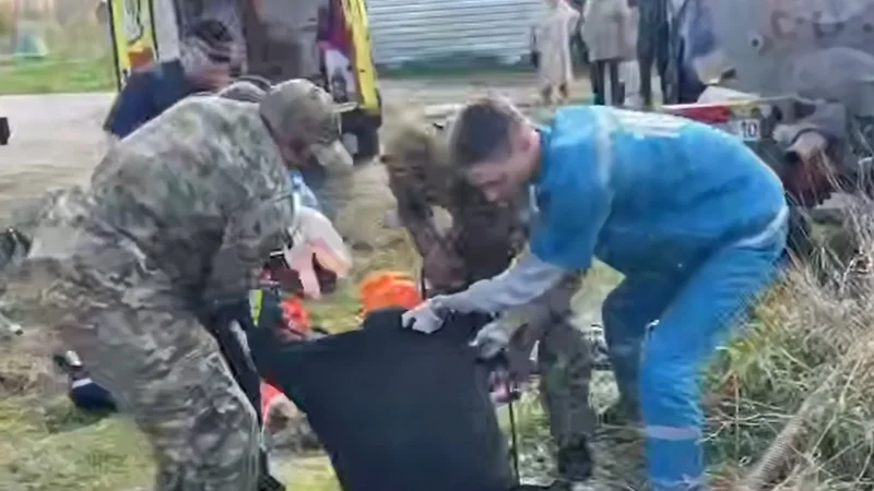 Qostanaıda kárizge túsken qyzmetkerlerge ıis tıdi