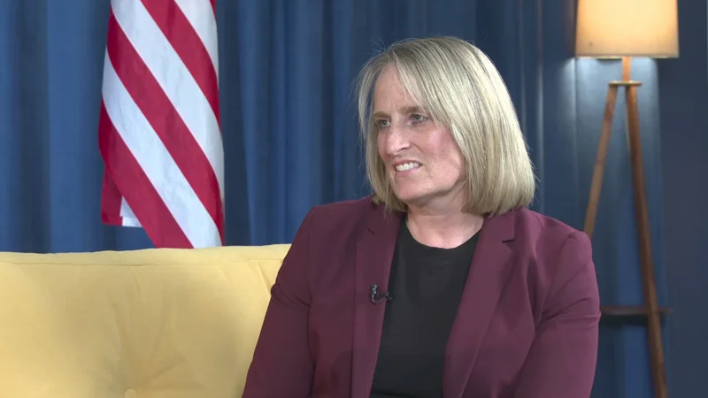 Временная поверенная в делах миссии CША Дебора Робинсон