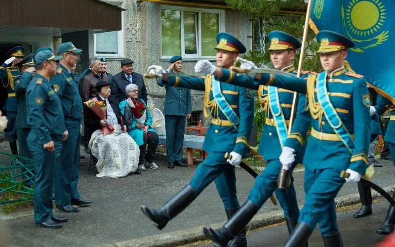 Ұлттық ұлан жауынгерлері соғыс ардагеріне құрмет көрсетті