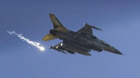 Израиль Латакиядағы сириялық әскери нысандарға соққы жасады