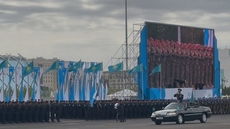 военные репетируют торжественное шествие к юбилею Победы п