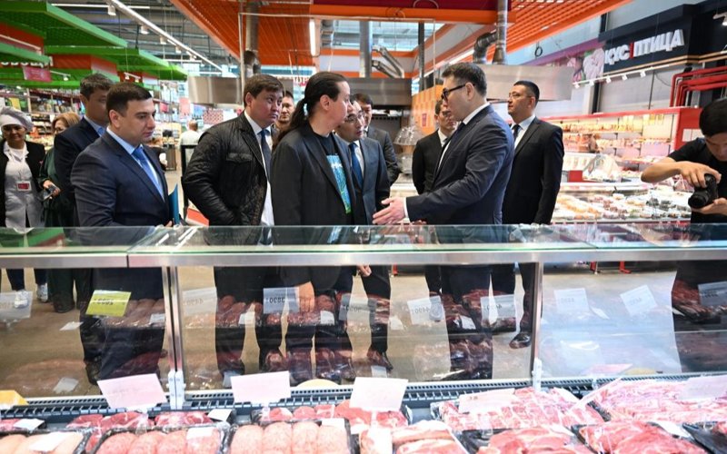 Арман Шаккалиев посетил магазин в Алматы Арман Шаккалиев посетил магазин в Алматы