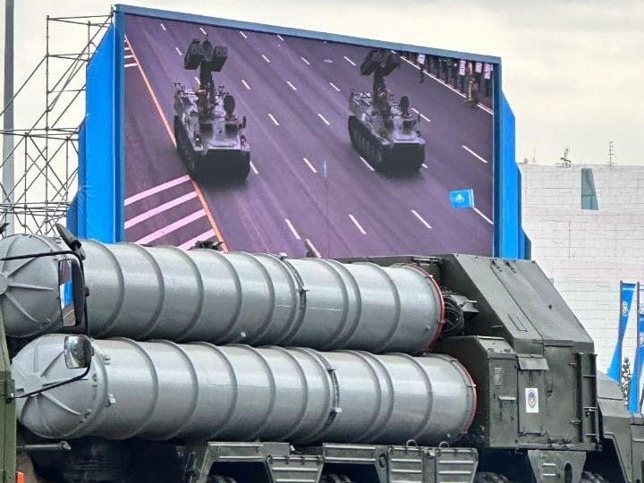 военные репетируют торжественное шествие к юбилею Победы п