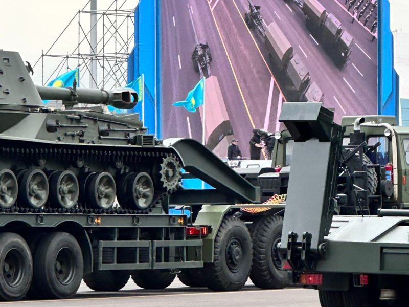 военные репетируют торжественное шествие к юбилею Победы п