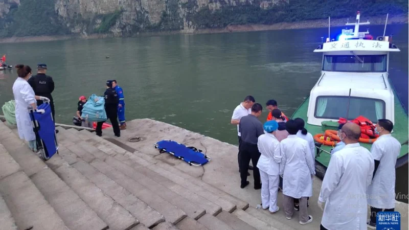 Қытайда нөсерлі жаңбырдан яхта аударылды