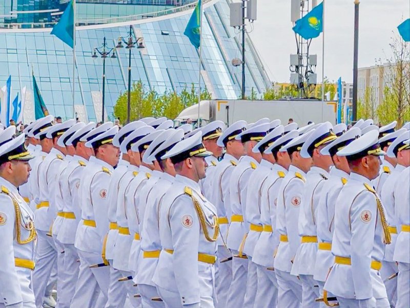 военные репетируют торжественное шествие к юбилею Победы п