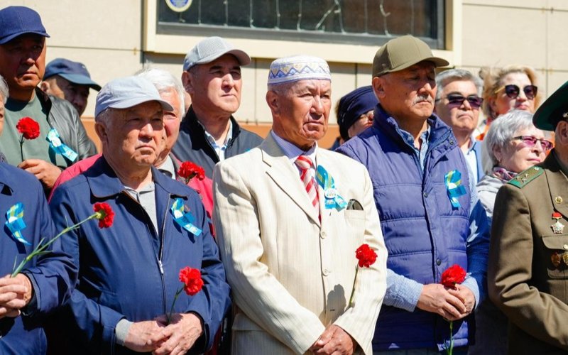 В Астане установили мемориальную доску в честь еще одного ветерана ВОВ В Астане установили мемориальную доску в честь еще одного ветерана ВОВ