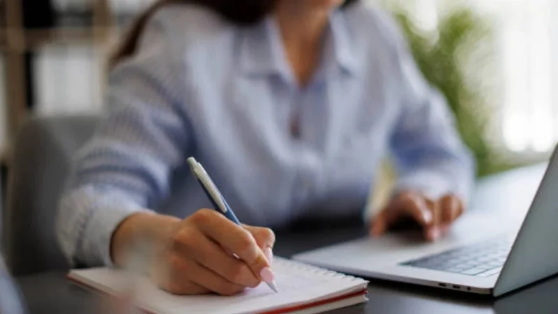 қолмен жазудың пайдасы