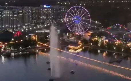 80-метровый фонтан посреди озера в Шымкенте