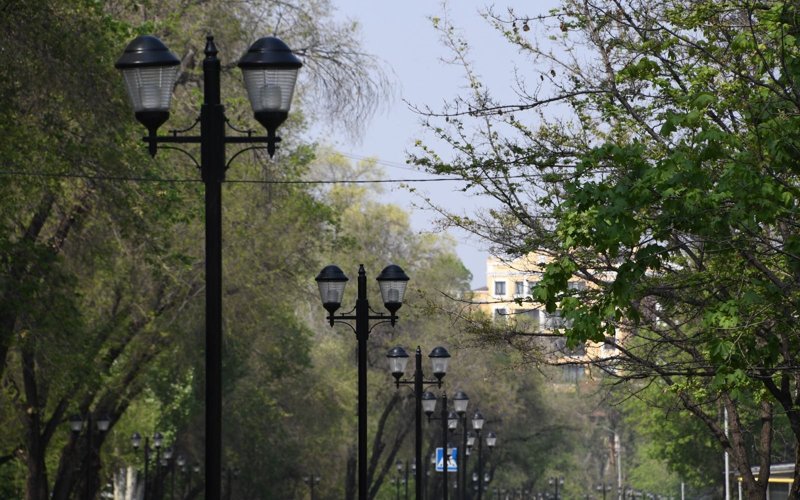 Алматыдағы көше шамдары Алматыдағы көше шамдары