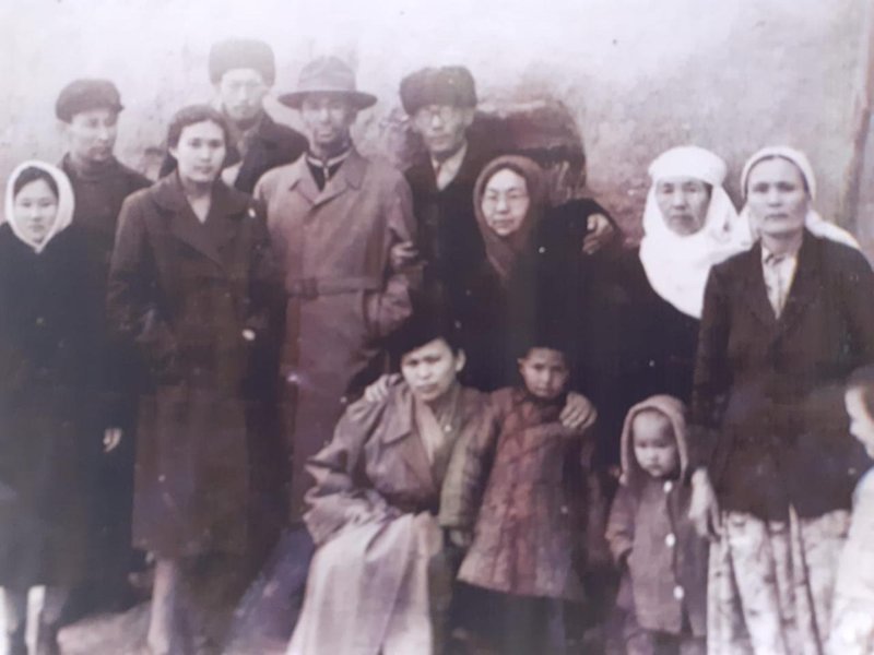 Хиуаз Доспанова с родственниками а
