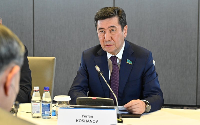 Мәжіліс төрағасы Вьетнам Коммунистік партиясы Орталық комитетінің Бас хатшысымен кездесті Мәжіліс төрағасы Вьетнам Коммунистік партиясы Орталық комитетінің Бас хатшысымен кездесті