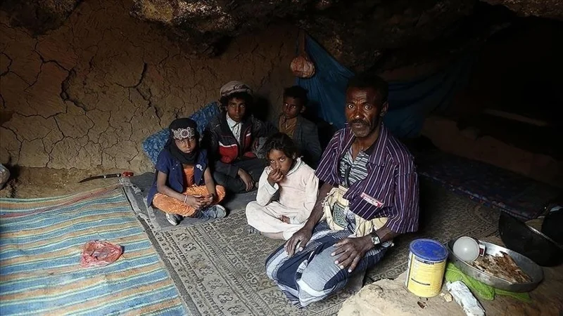 Яманда 5 миллионга яқин одам уйини ташлаб чиққан