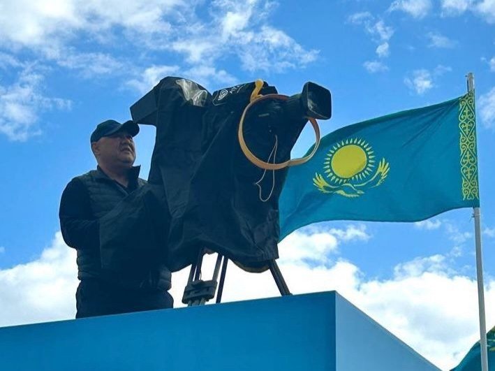 Ерболат Какимбаев за работой Ерболат Какимбаев за работой