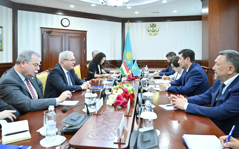 Ерлан Қошанов Шандор Фазекаш бастаған делегациямен кездесті