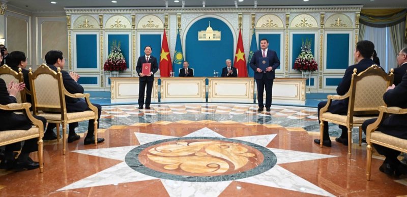 Қасым-Жомарт Тоқаев пен То Лам келіссөздер қорытындысы бойынша Бірлескен мәлімдеме қабылдады