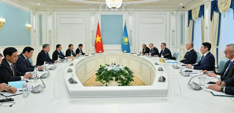 Касым-Жомарт Токаев и То Лам провели переговоры в узком составе