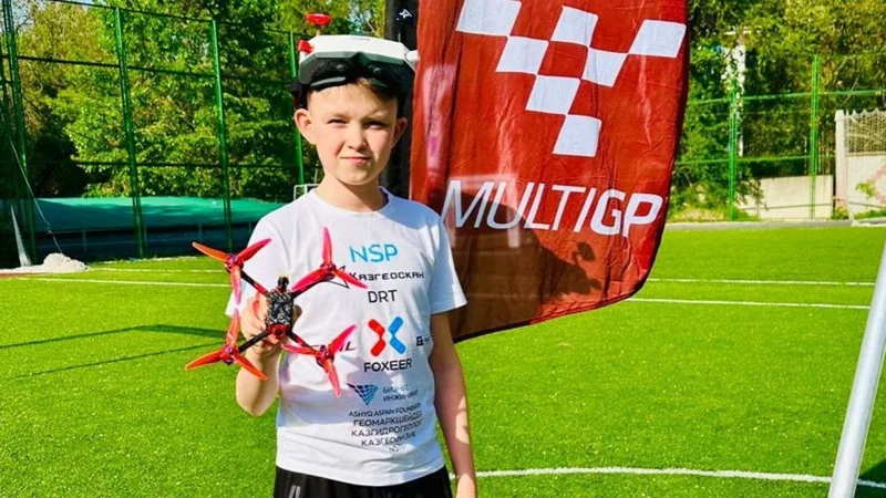 Лучшим пилотом дрона в стране признан школьник из Караганды