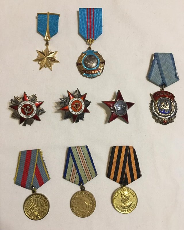 ордена и медали Хиуаз Доспановой а