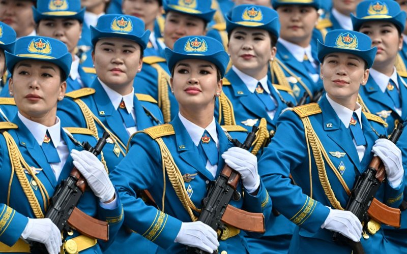 Жеңістің 80 жылдығына арналған әскери парад қалай өтті Жеңістің 80 жылдығына арналған әскери парад қалай өтті