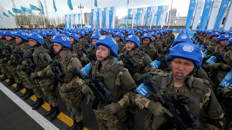 Казахстанские миротворцы на Параде Победы в Астане Казахстанские миротворцы на Параде Победы в Астане