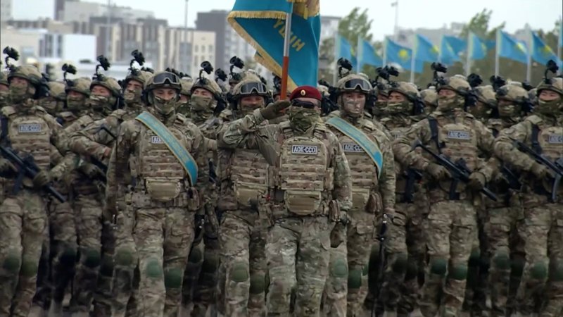 парадный расчет 1-й отдельной бригады оперативного назначения парадный расчет 1-й отдельной бригады оперативного назначения