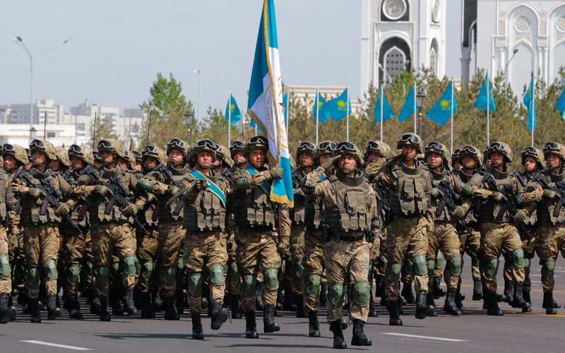Жеңістің 80 жылдығына арналған әскери парад қалай өтті Жеңістің 80 жылдығына арналған әскери парад қалай өтті