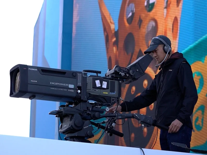 Закулисье съемок парада: дроны, Go Pro и экстремальные репортажи от ТРК Президента и Jibek Joly