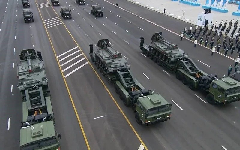 Құрмет һәм тарихты сақтау: Астанадағы әскери парад қалай өтті Құрмет һәм тарихты сақтау: Астанадағы әскери парад қалай өтті