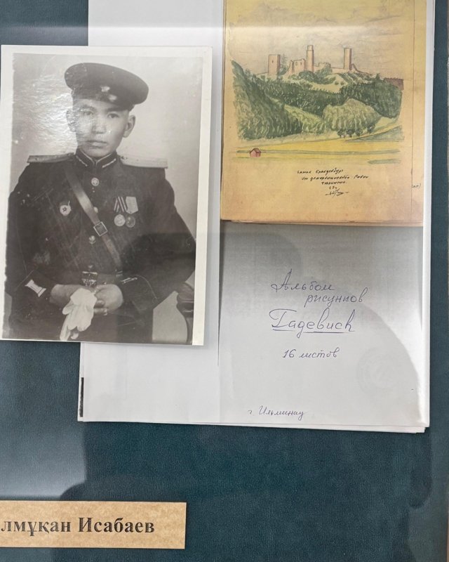 Павлодарда майдангер жазушы Қалмұқан Исабайдың азаптау лагерлерінен салған суреттері сақталып тұр Павлодарда майдангер жазушы Қалмұқан Исабайдың азаптау лагерлерінен салған суреттері сақталып тұр