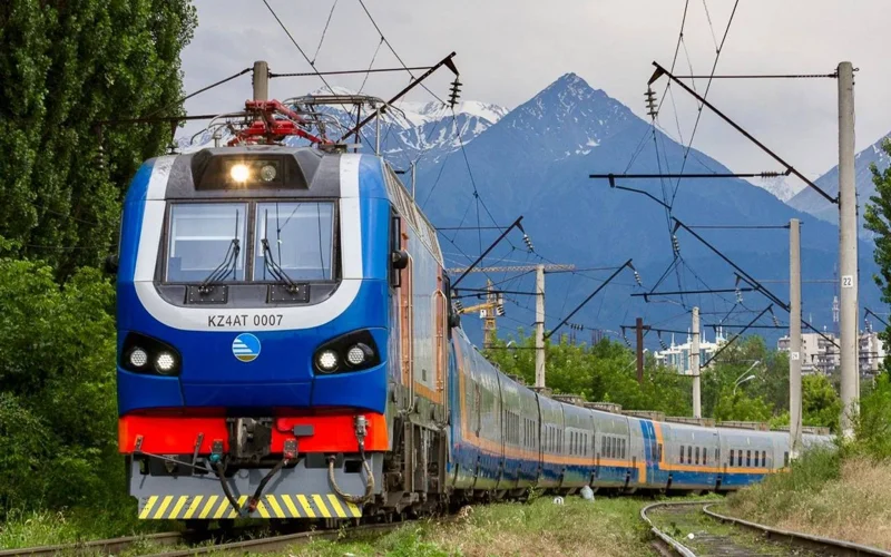В Казахстане запустят дополнительные поезда в летний период