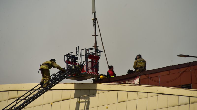 Пожар на рынке Шапагат в Астане ликвидировали Пожар на рынке Шапагат в Астане ликвидировали