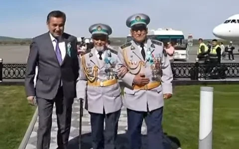 С гордостью и благодарностью: в Усть-Каменогорске встретили участников Парада Победы