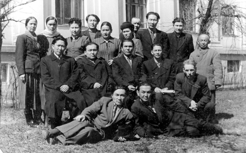 Встреча с писателями. г.Алма-Ата. 1950 г. Встреча с писателями. г.Алма-Ата. 1950 г.