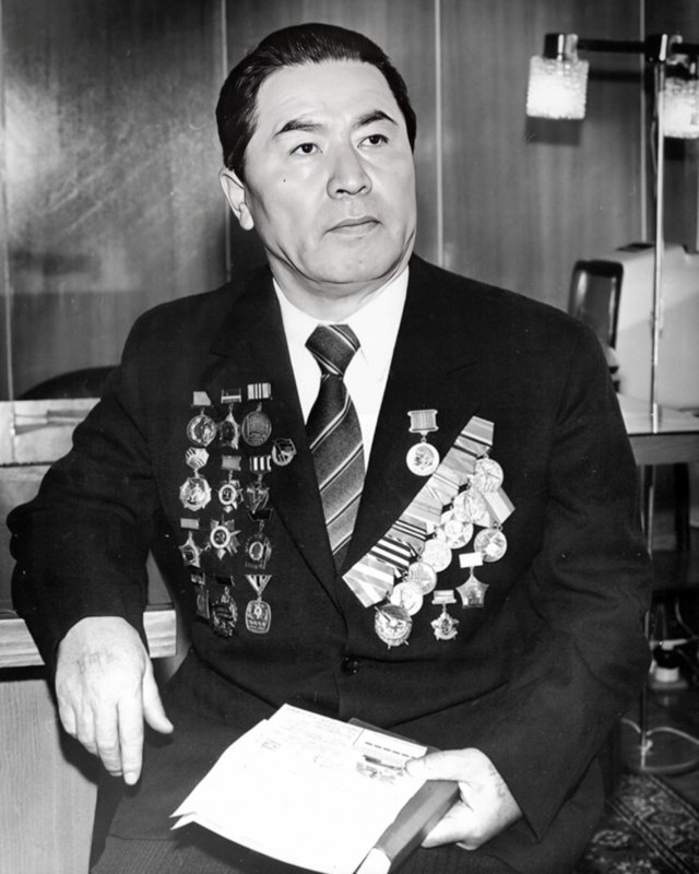 Рақымжан Қошқарбаев Рақымжан Қошқарбаев