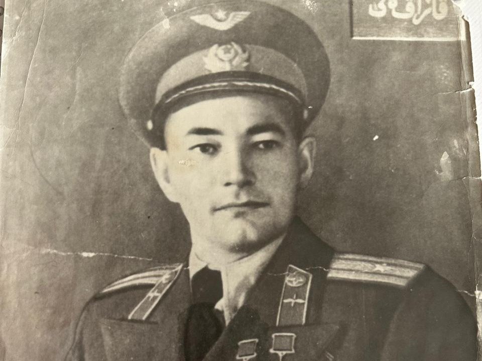 Жас әскери гей порно Серпухов порно