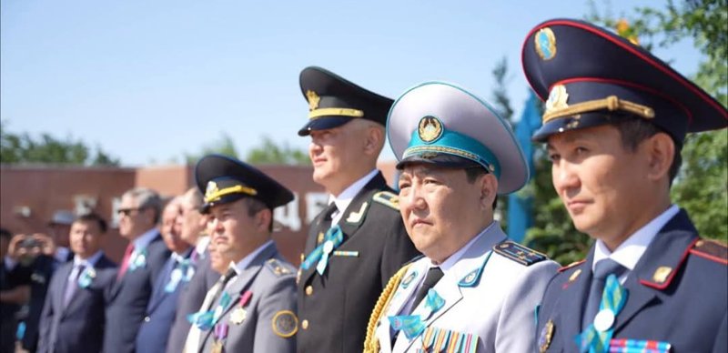 Қызылордалықтар соғыс қаһармандарын бір минут үнсіздікпен еске алды Қызылордалықтар соғыс қаһармандарын бір минут үнсіздікпен еске алды