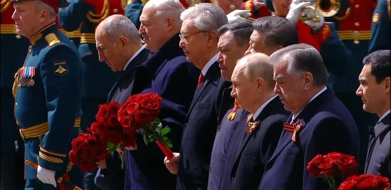 Мемлекет басшысы Белгісіз жауынгердің бейітіне гүл шоғын қою рәсіміне қатысты